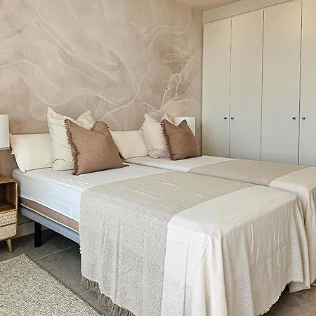 Apartamento Penthouse In Azahar De Estepona, 2km From Azata Golf Estepona